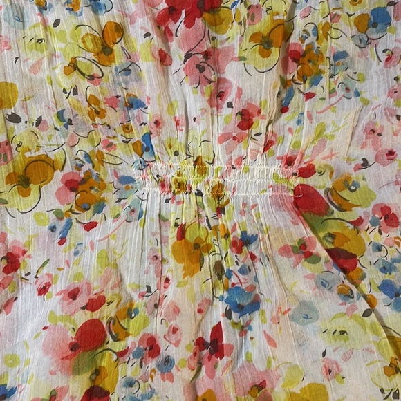 Old navy floral tank top - Picture 3 of 4